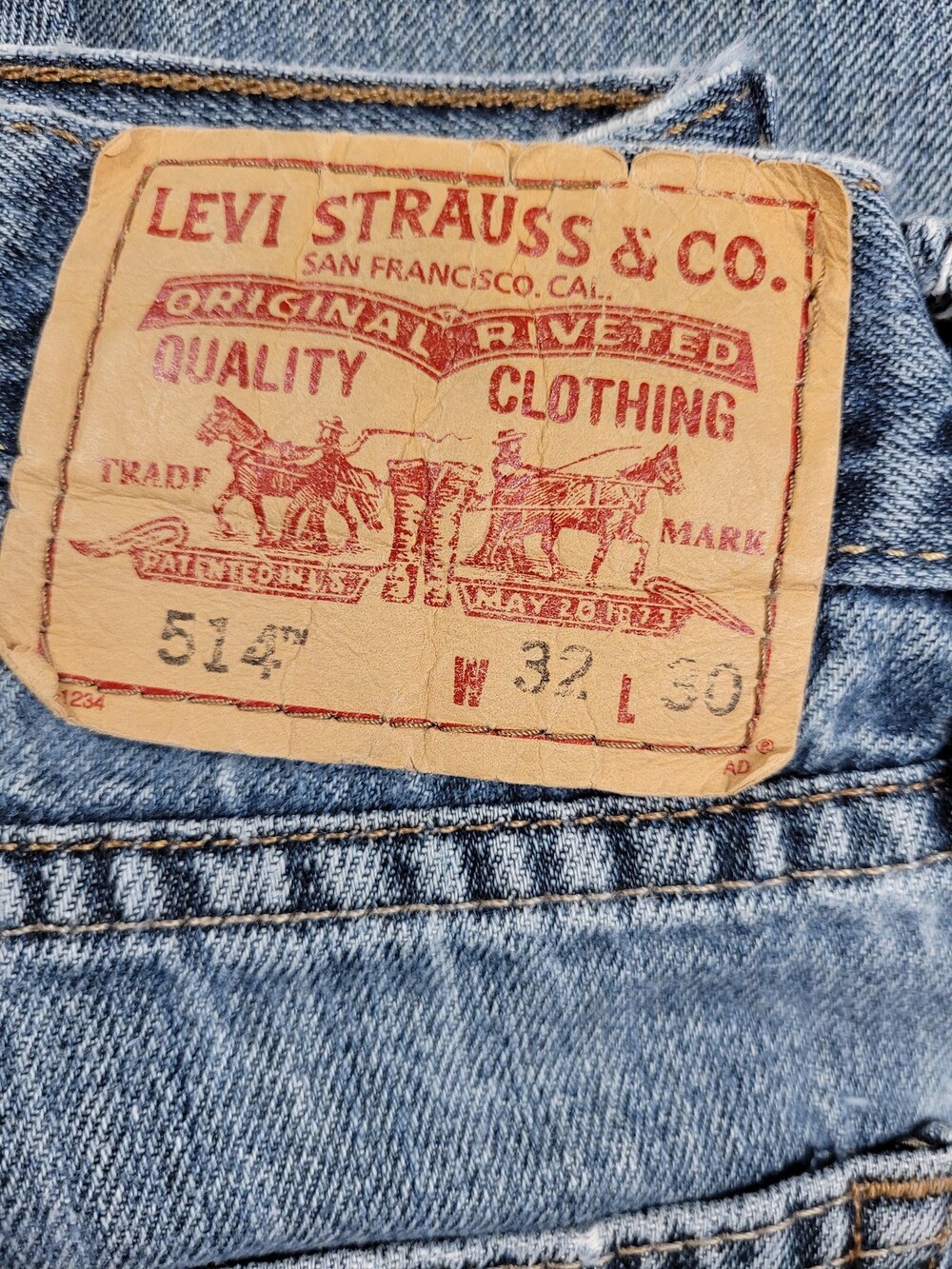 Levis 514 Jeans Mens 32x30 Blue Slim Straight Leg Medium Wash Distressed Denim - Picture 3 of 16